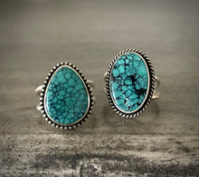 Load image into Gallery viewer, Oval Turquoise Ring