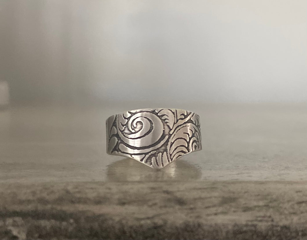 Sterling silver Flourish Chevron Ring