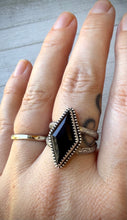 Load image into Gallery viewer, Black Spinel Diamond Ring