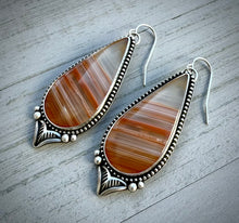 Load image into Gallery viewer, Banded Agate Drop Earrings