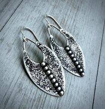 Load image into Gallery viewer, Gritty Beaded Earrings