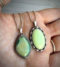 Load image into Gallery viewer, Lemon Chrysoprase Pendant