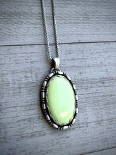 Load image into Gallery viewer, Lemon Chrysoprase Pendant