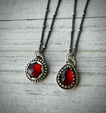 Load image into Gallery viewer, Round Garnet Necklace