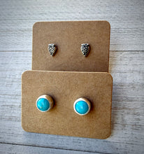 Load image into Gallery viewer, Silver Arrowhead Earrings
