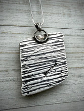 Load image into Gallery viewer, Indian Paint Stone Pendant