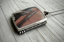 Load image into Gallery viewer, Indian Paint Stone Pendant