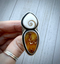 Load image into Gallery viewer, Shiva Shell &amp; Ammonite Ring