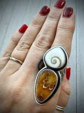 Load image into Gallery viewer, Shiva Shell &amp; Ammonite Ring