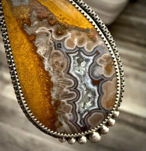 Load image into Gallery viewer, Crazy Lace Pendant