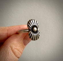 Load image into Gallery viewer, Silver Concho Fan Ring