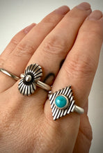 Load image into Gallery viewer, Silver Concho Fan Ring