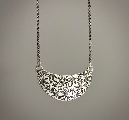 420 Leafy Bib Necklace