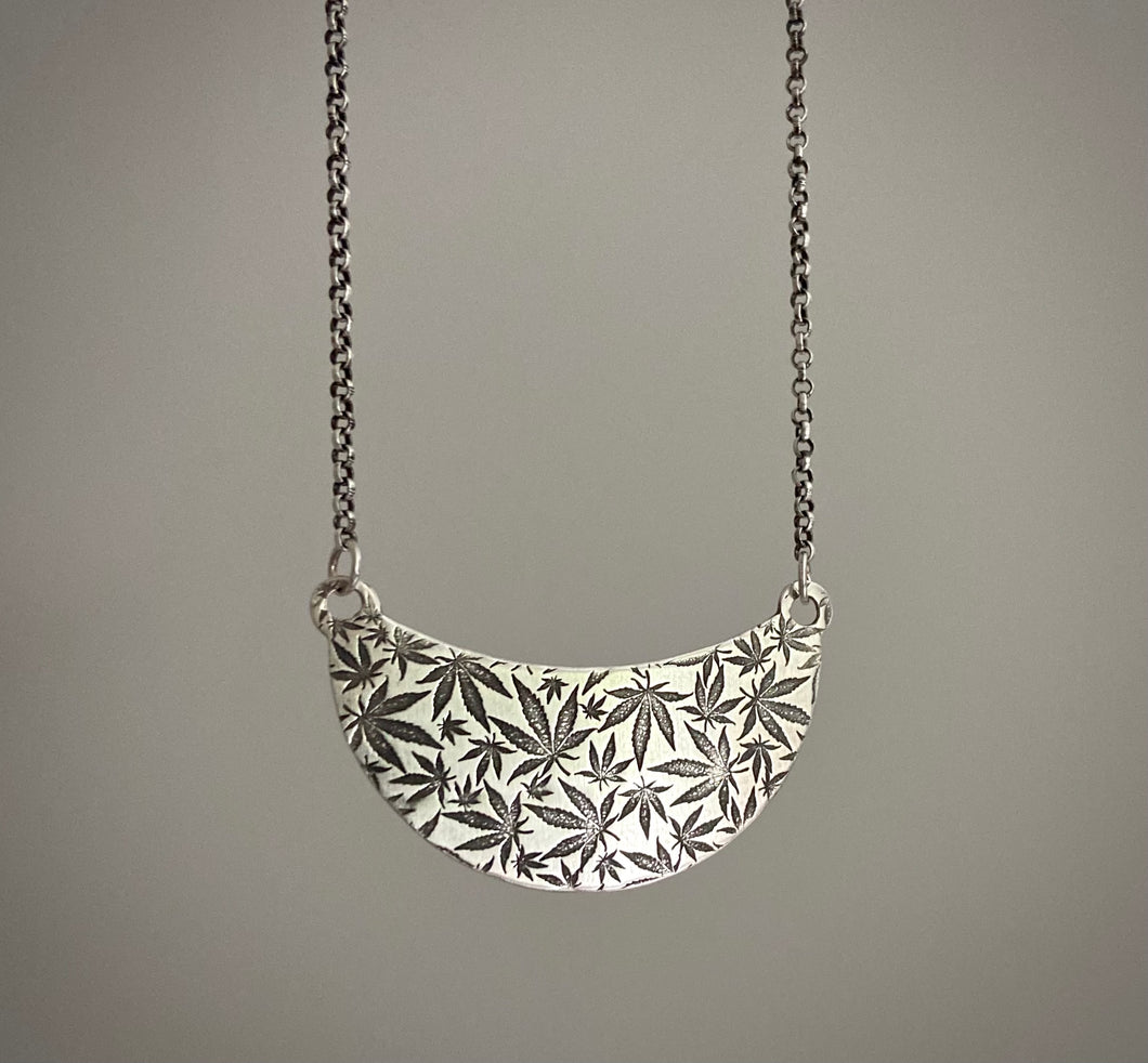 420 Leafy Bib Necklace