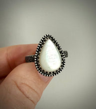 Load image into Gallery viewer, Mother of Pearl Teardrop Ring