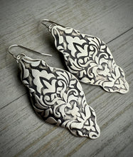 Load image into Gallery viewer, Baroque Silver Earrings
