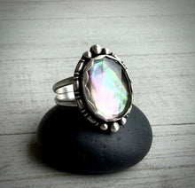 Load image into Gallery viewer, Tahitian Black Mother of Pearl Ring