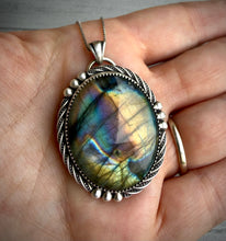 Load image into Gallery viewer, Rainbow Labradorite Pendant