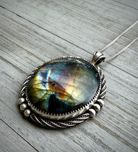 Load image into Gallery viewer, Rainbow Labradorite Pendant