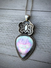 Load image into Gallery viewer, Black Mother of Pearl Butterfly Pendant