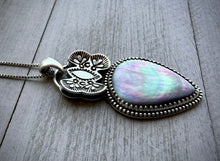 Load image into Gallery viewer, Black Mother of Pearl Butterfly Pendant
