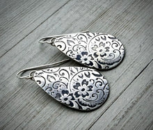 Load image into Gallery viewer, Floral Teardrop Earrings