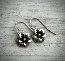 Load image into Gallery viewer, Little Bloom Earrings