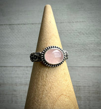 Load image into Gallery viewer, Rose Quartz Flora Ring