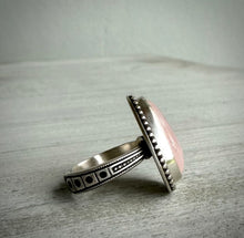 Load image into Gallery viewer, Rose Quartz Ring