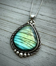Load image into Gallery viewer, Labradorite Pendant