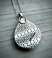 Load image into Gallery viewer, Labradorite Pendant