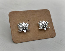 Load image into Gallery viewer, Lotus Flower Earrings