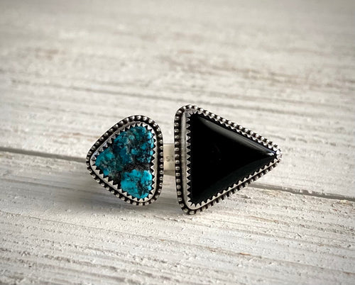 <Kingman Turquoise & Onyx Ring>