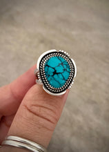 Load image into Gallery viewer, Notched Hubei Turquoise Ring