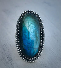 Load image into Gallery viewer, Oval Labradorite Ring