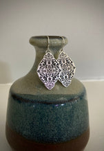 Load image into Gallery viewer, Lacy Arabesque Earrings