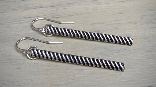 Sideline Bar Earrings