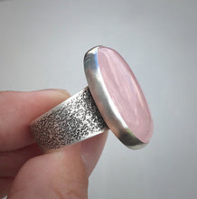 Load image into Gallery viewer, Reticulated Rose Quartz Ring