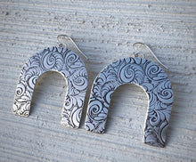 Load image into Gallery viewer, Flourish Arch Earrings