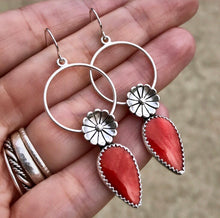 Load image into Gallery viewer, RESERVED: Spiny Oyster Flower Hoops