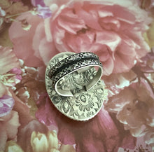 Load image into Gallery viewer, Antique Floral Lepidolite Ring