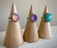 Load image into Gallery viewer, Mother of Pearl &amp; Amethyst Ring