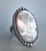 Load image into Gallery viewer, White Mother of Pearl Ring