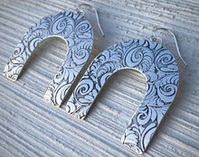 Load image into Gallery viewer, Flourish Arch Earrings