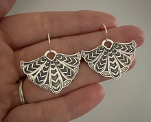 Load image into Gallery viewer, Egyptian Plume Earrings