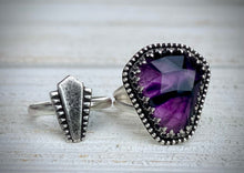 Load image into Gallery viewer, Trapiche Amethyst Coffin Ring