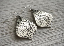 Load image into Gallery viewer, Moroccan Drop Earrings