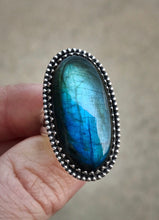 Load image into Gallery viewer, Oval Labradorite Ring