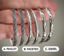 Load image into Gallery viewer, Patterned Silver Hoops