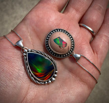 Load image into Gallery viewer, Opal Pendant